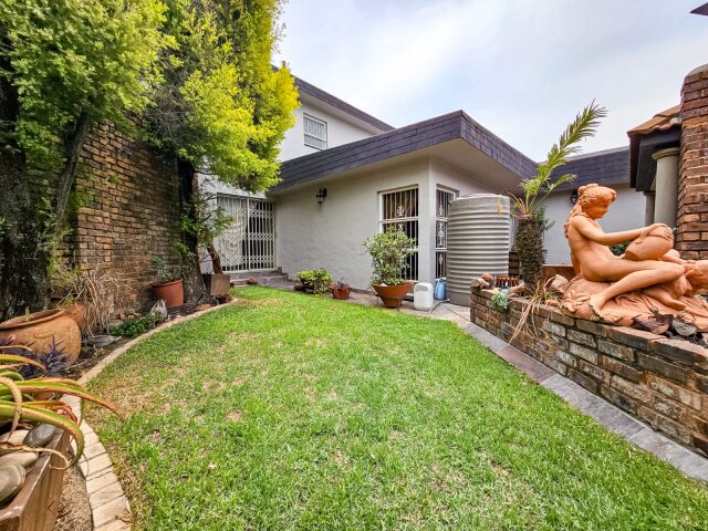 <!--[if BLOCK]><![endif]--> 20 Oranjesig 657 Helios straat , Moreleta Park, Pretoria <!--[if ENDBLOCK]><![endif]-->